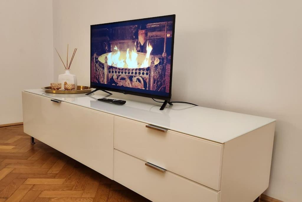 City Apartment Apartment