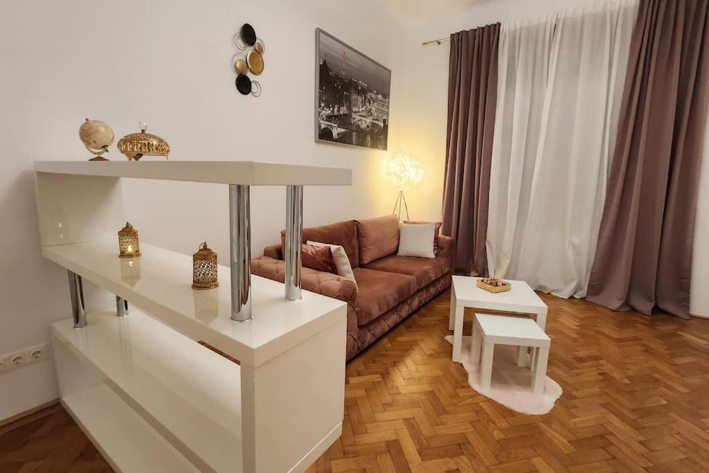 Apartment City Apartment